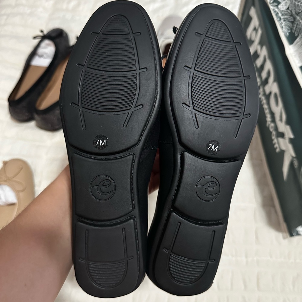 Easy spirit flats
